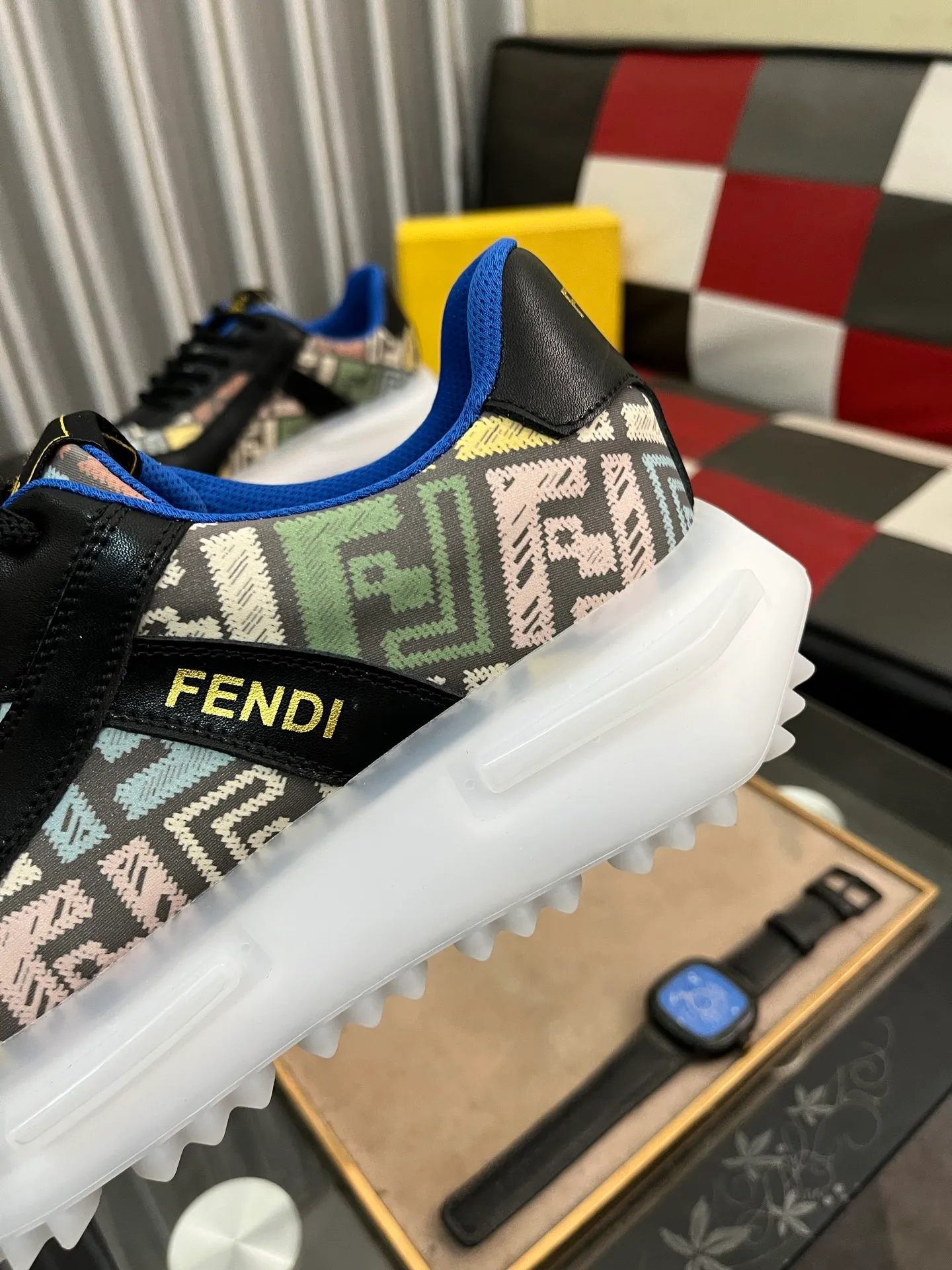 Men's Men's Shoes💰458⌚️⌚️Fendi [Fendi] men's new high-top casual shoes are on the market🔥The shoe body is made of brand-specific embossed leather, pigskin lining, breathable and does not cover the feet! Fashionable casual shoes 🙈Super light and wear-resistant outsole👣 Available in two colors, sizes 38-44